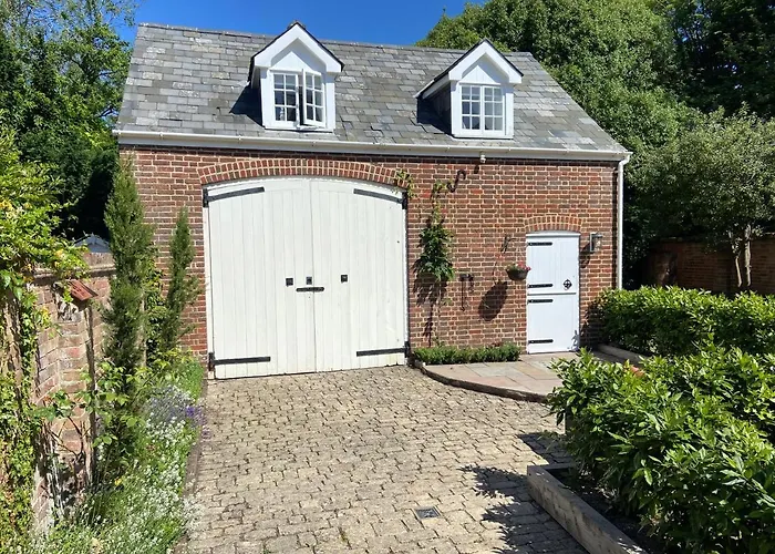 Central Location - Riverside - Cosey Cottage - Close To Beaches