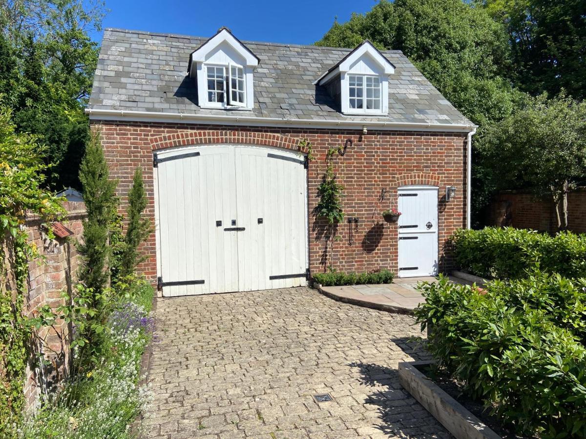 Location - Riverside - Cosey - Close To Beaches *