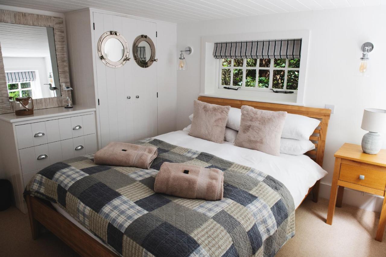 Location - Riverside - Cosey - Close To Beaches *